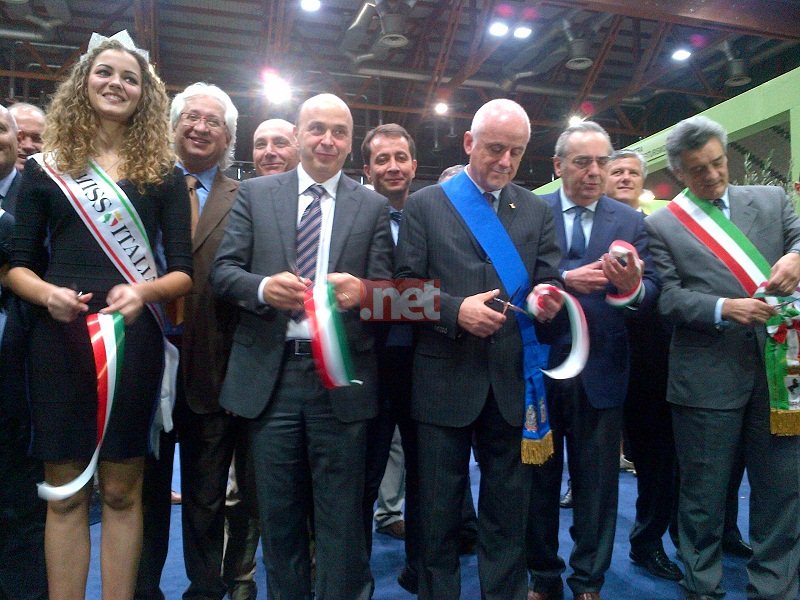 agrietour_taglio-nastro_miss.jpg