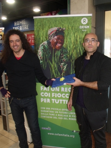 oxfam-Moneti-MCR-e-De-Rocco-Negramaro.jpg