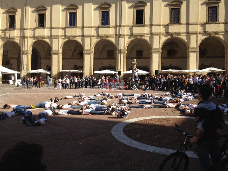 piazza-grande_flash-mobe.jpg