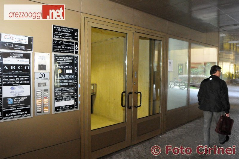 rapina_XXV-aprile_portone.JPG