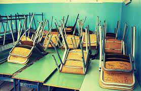 scuola_banchi_sedie.jpg