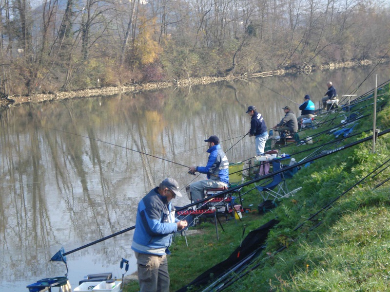 Arci-Pesca-Fisa---Pesca-sportivi-aretini-sul-campo-di-Laterina.jpg