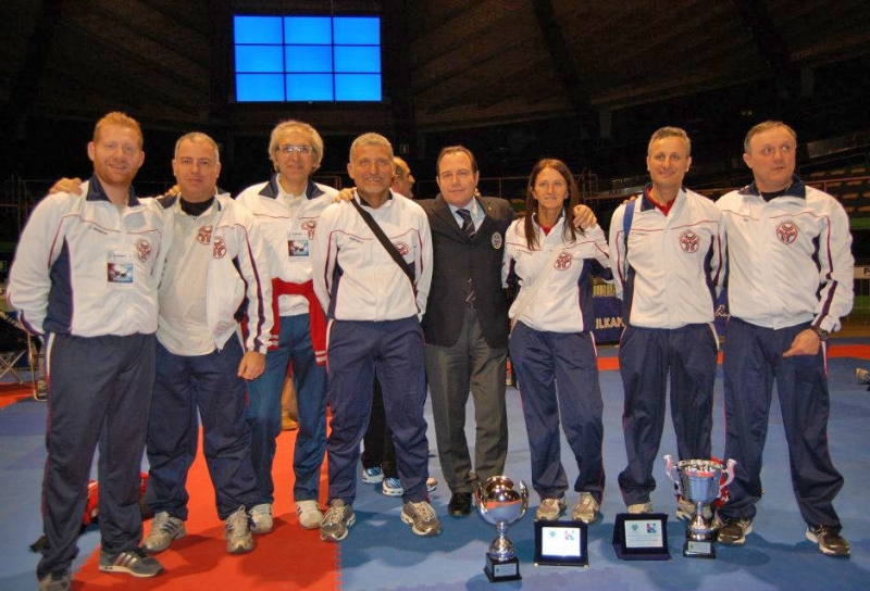 Arezzo-Karate---I-tecnici-del-Crt-Toscana.jpg