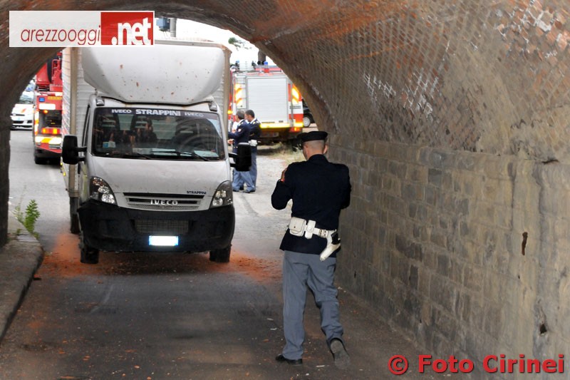anteprima-furgone--incastrato-olmo.JPG