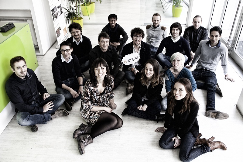azienda-e-simple-gruppo-seduto.jpg