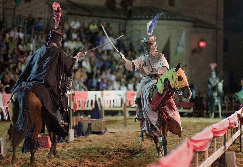 Cavalieri-Arezzo.jpg