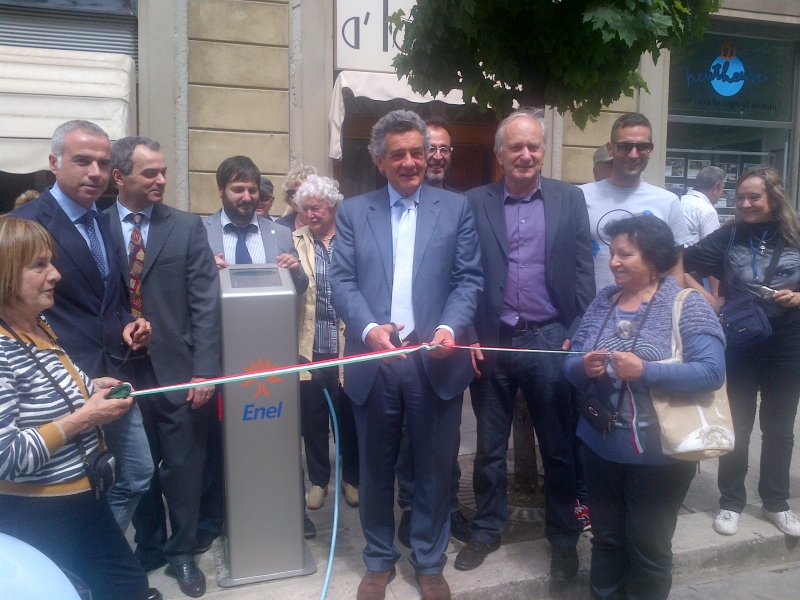 colonnina-auto-elettriche-inaugurazione.jpg