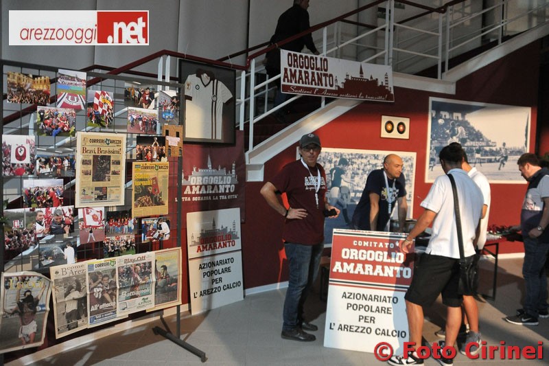 il banco di Orgoglio Amaranto alla festa