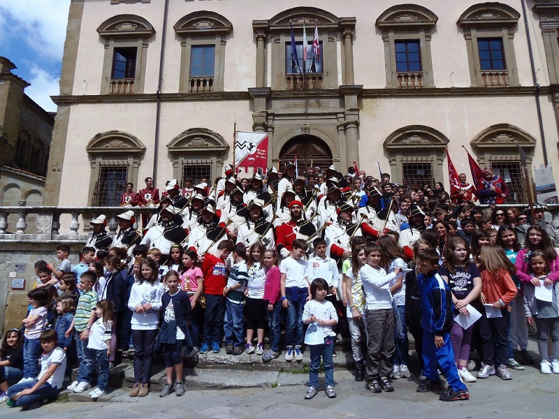 giostra_scuola-foto-gruppo.jpg