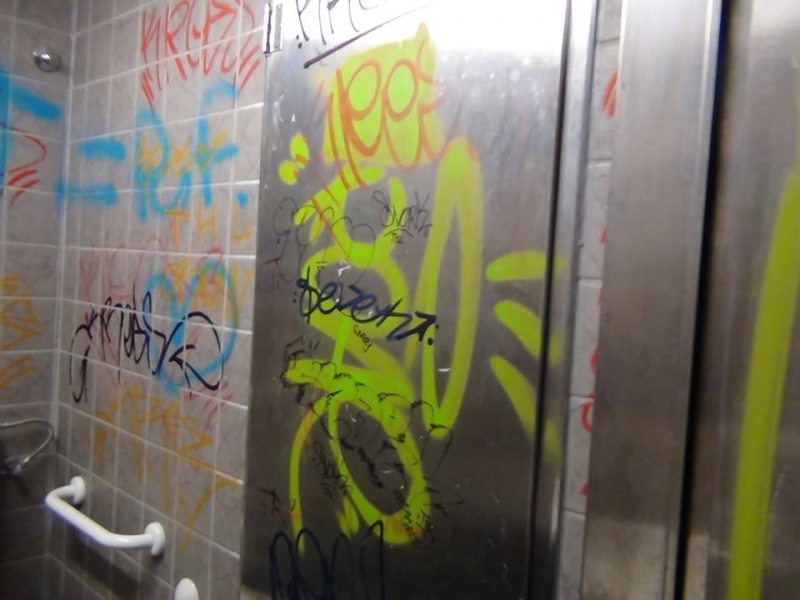 interno-bagni-praticino3.jpg