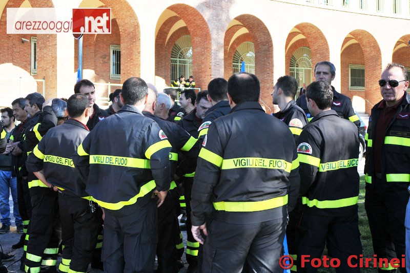 manifestazione-vigili-del-fuoco-(1).JPG