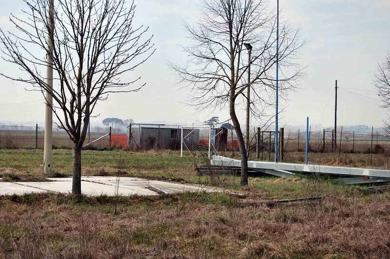 Popolari-per-Arezzo---Il-campo-abbandonato-di-Frassineto.jpg