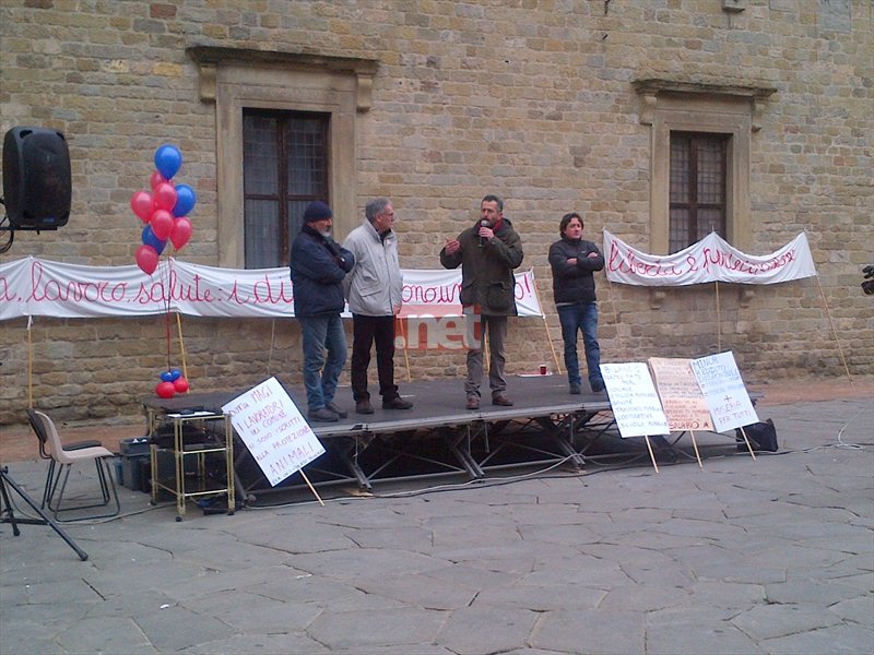 protesta-comune-pacini-palco.jpg