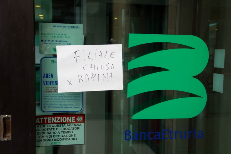 rapina-banca-etruria-montevarchi.jpg
