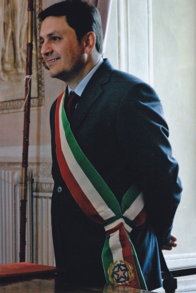 sindaco-seri-verticale.jpg