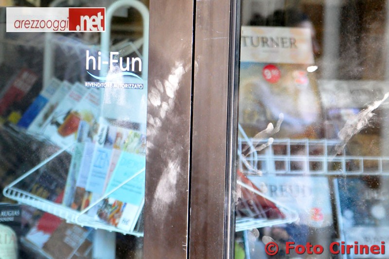 tentato-furto-libreria-mori-(5).JPG