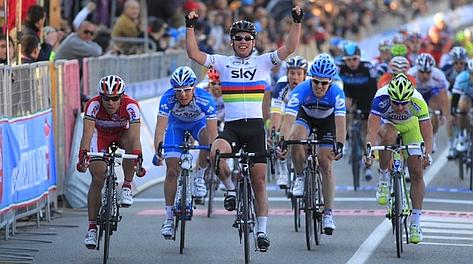 Cavendish a braccia alzate nel 2012