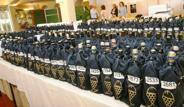vino-bianco-selezione-bottiglie.jpg
