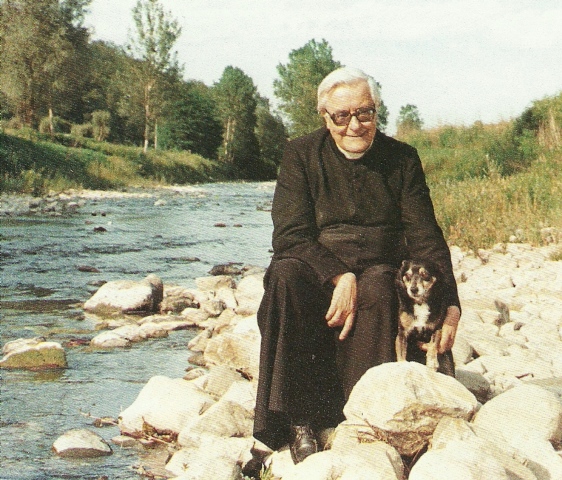 Angelo Tafi con il suo cagnolino